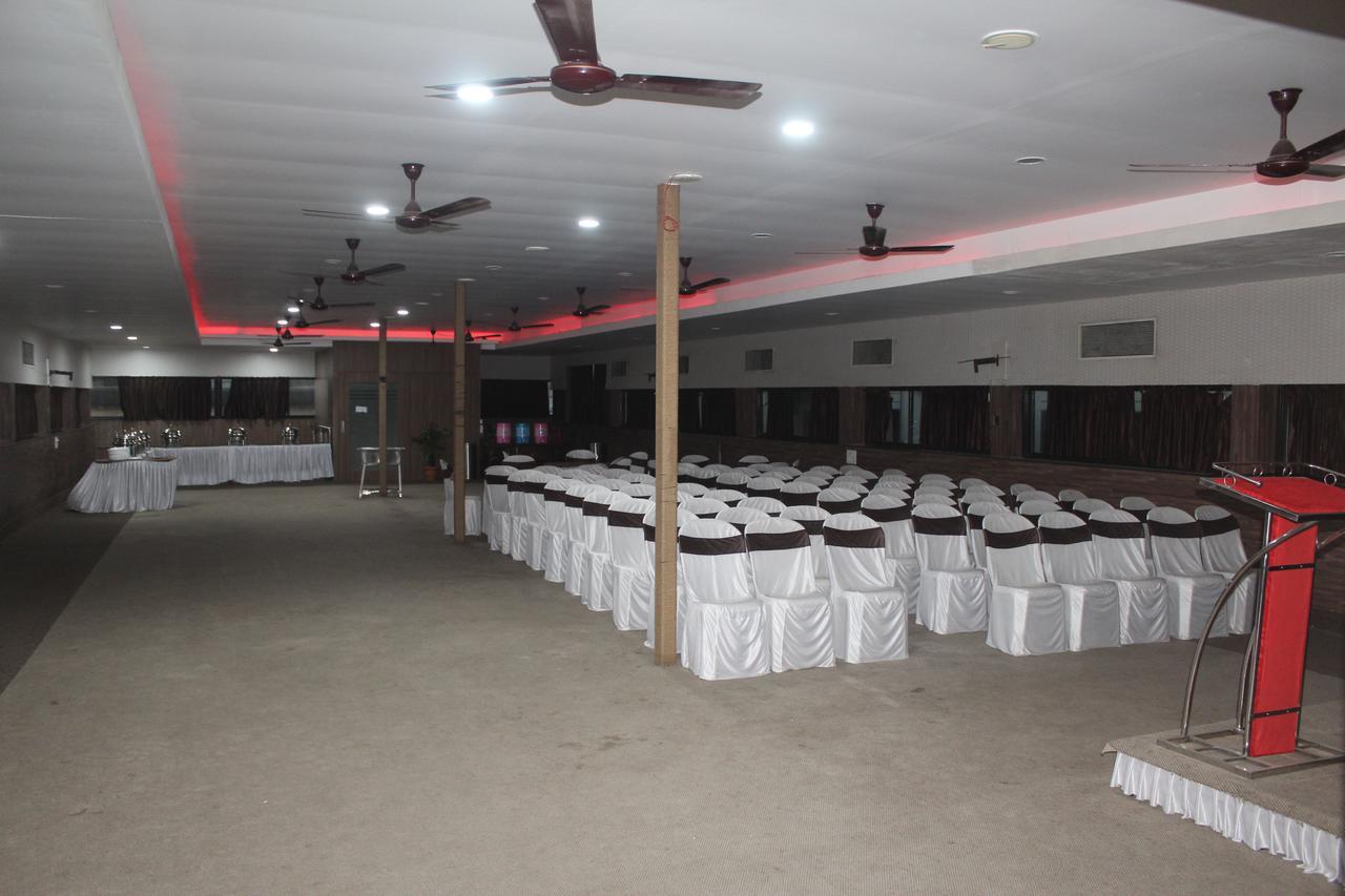Hotel Avadh Nagpur Exterior photo